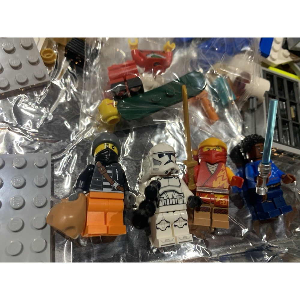 LEGO Lot Includes Minifigures Bricks Parts Collection Star Wars Building Bulk I
